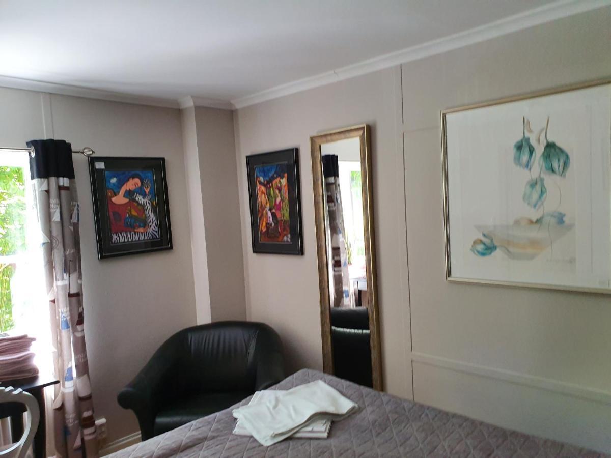 Mangelgardens B&B Сёдерчёпинг Экстерьер фото